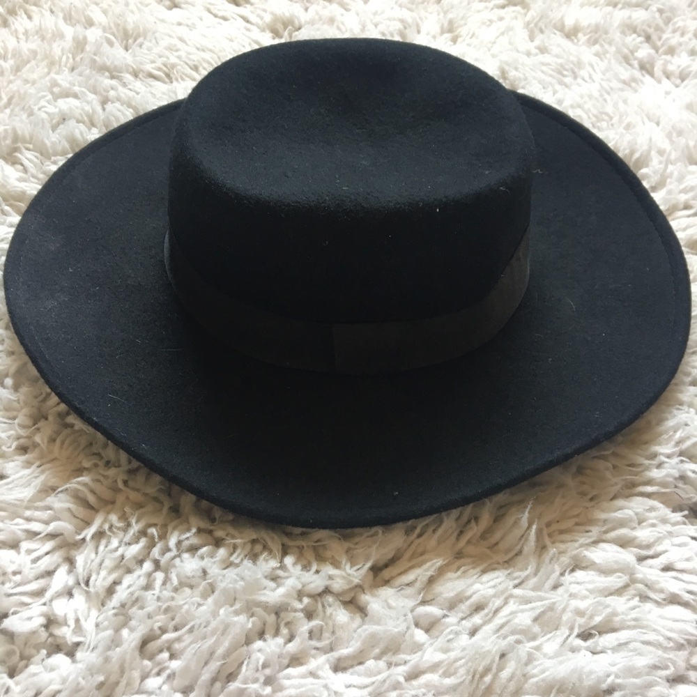 H&M black hat
